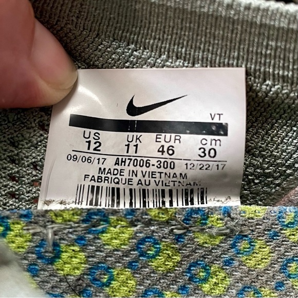 Nike Men's Air Vapormax Moc 2 Mica Green/Volt Laceless Size 12 - Picture 6 of 7